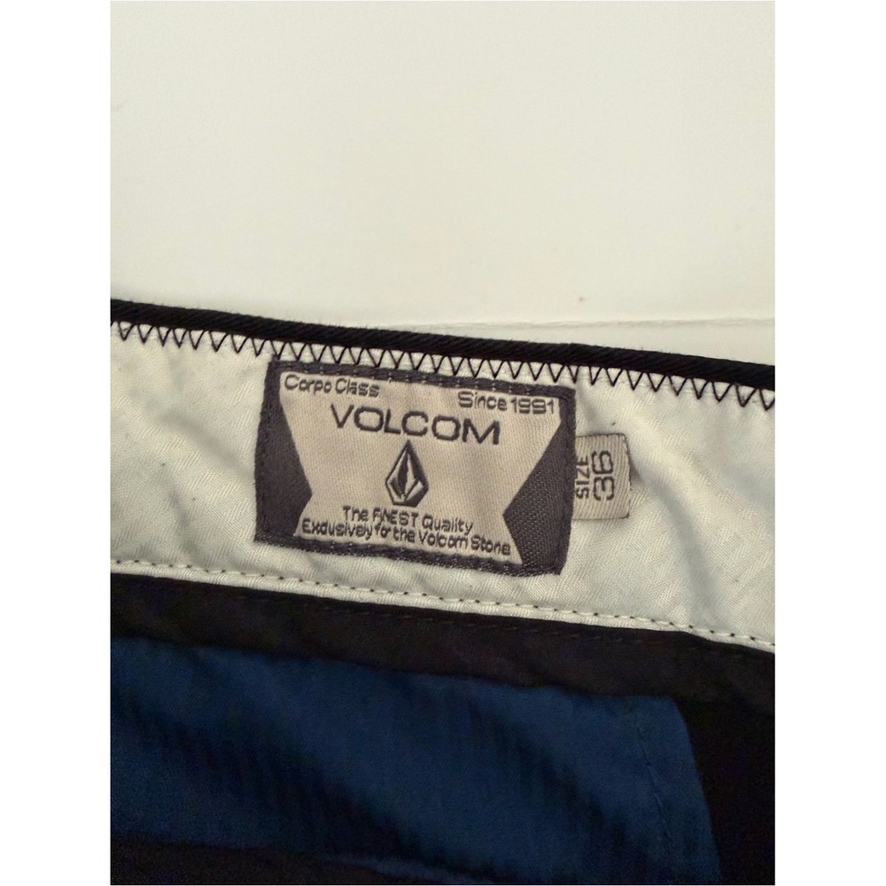 Volcom Black Shorts Size 36 - Picture 5 of 7